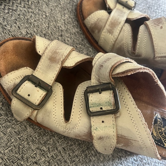 Freebird Cream Sandals with Suede Straps - Picture 3 of 4